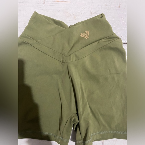 CLS spandex shorts, green, scruntch, size small worn ONCE. - Picture 3 of 3